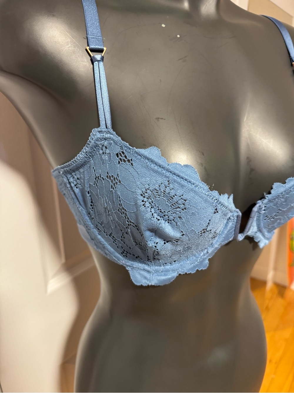 bra - Picture 2 of 4